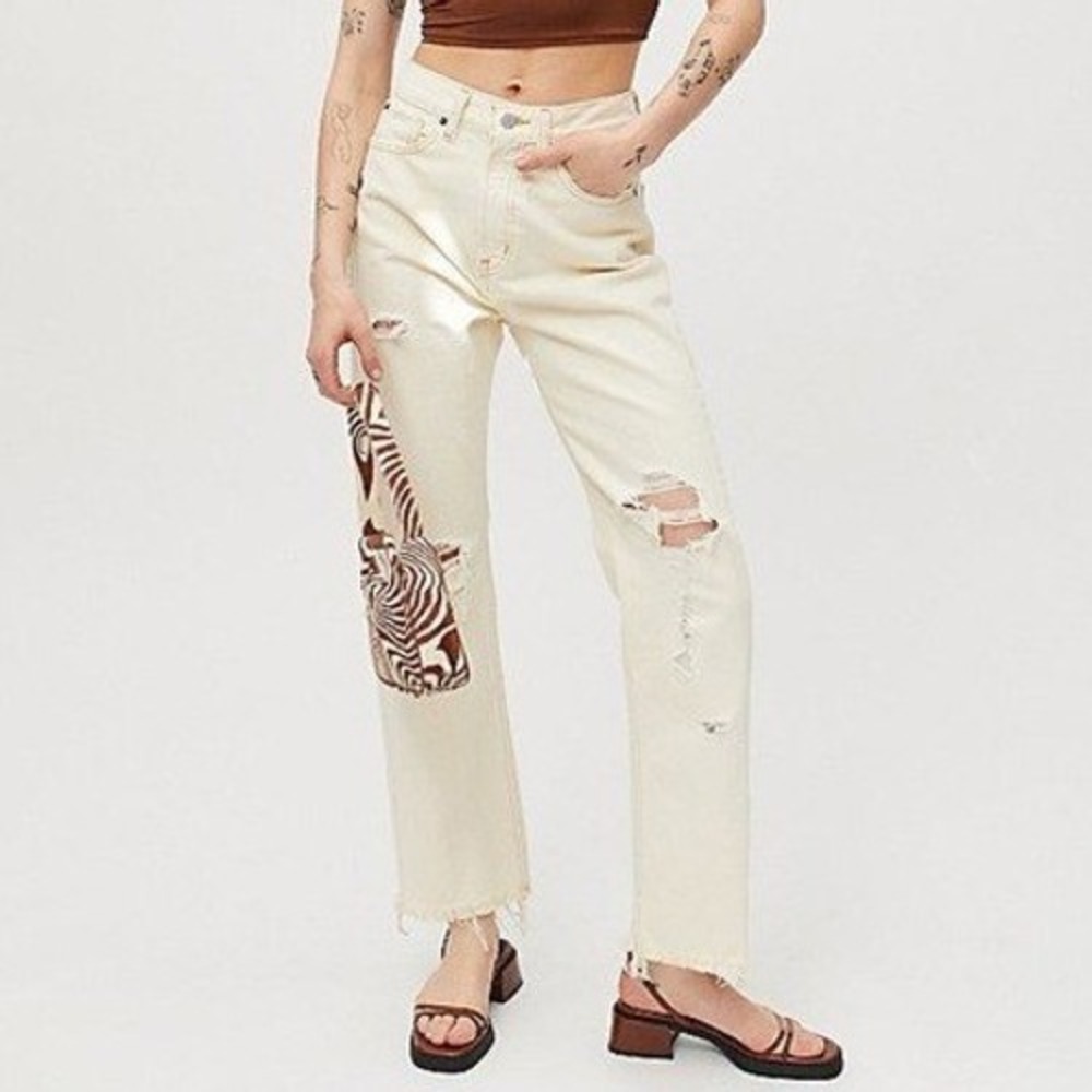 BDG‎ Urban Outfitters Cream Distressed Cowboy High-Rise Straight Leg Jeans  25